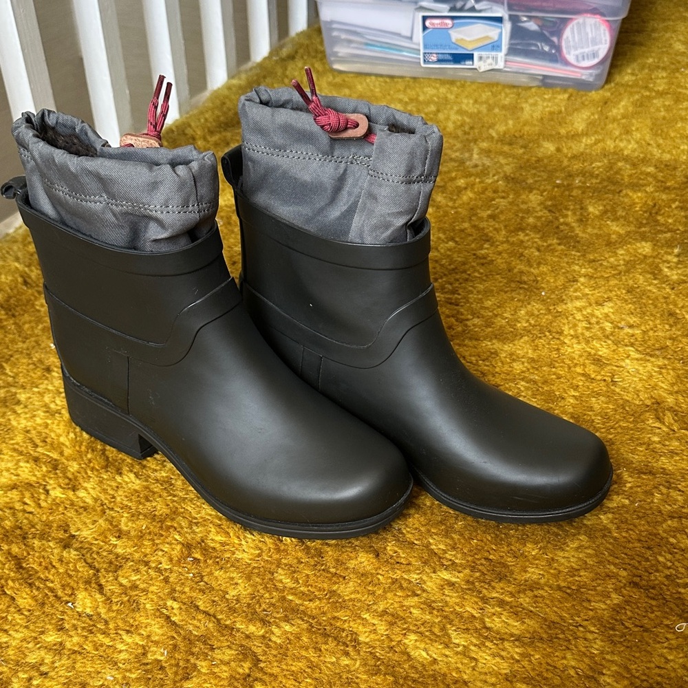 Lucky Brand Black rain Ankle Boots